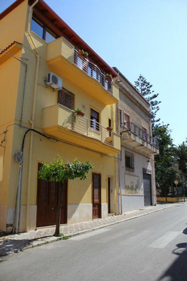 Casa Nonna Maria Apartment Трапето Екстериор снимка